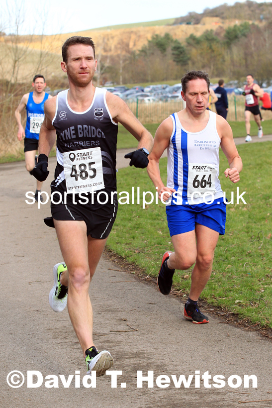 Senior men and veteran men over-40s NECAA Road Relay Champs., Hetton Lyons Park, Hetton le Hole, County Durham. Photo: David T. Hewitson/Sports for All Pics